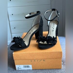 Unisa unDEETA Heels